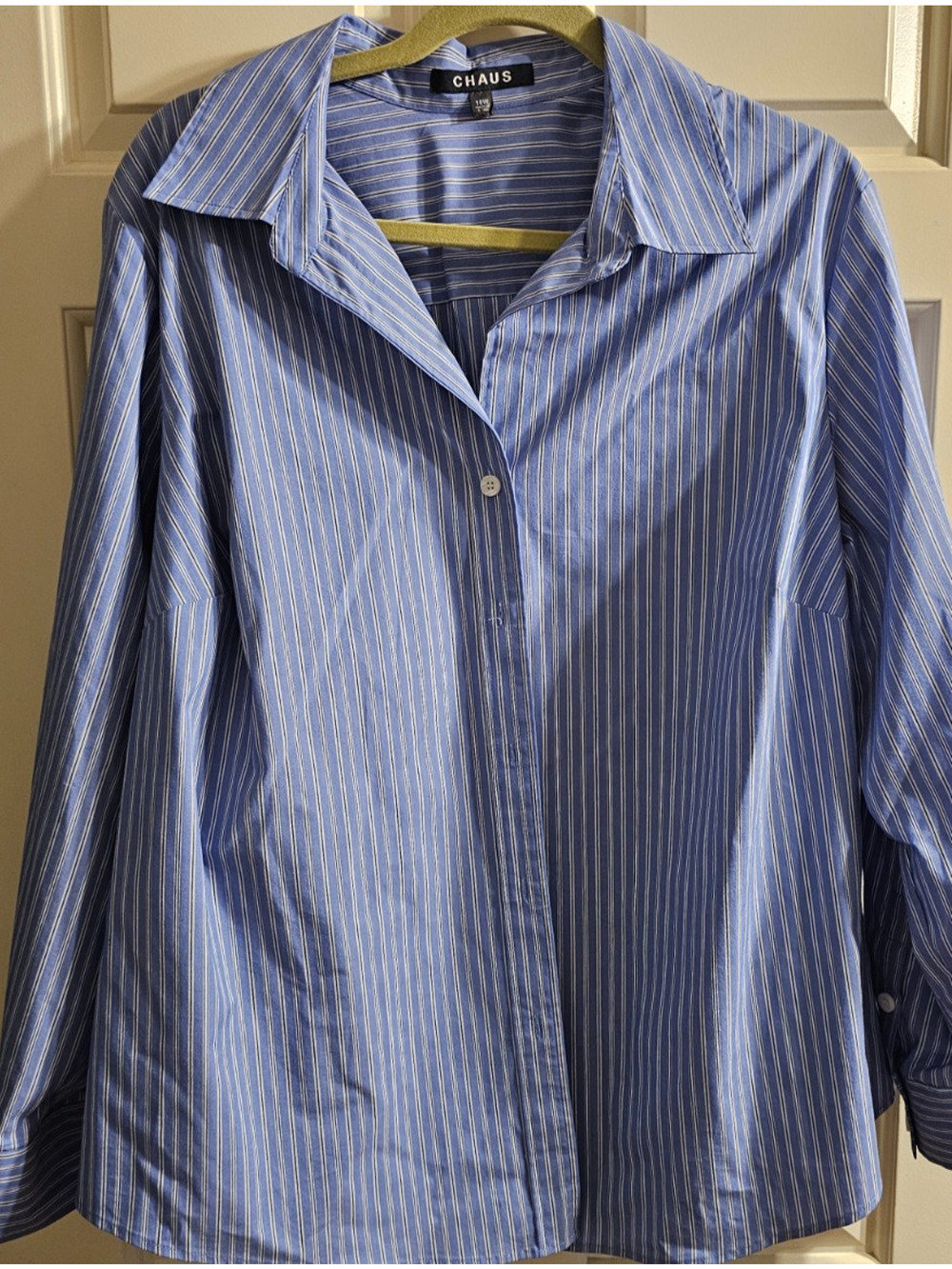 NWOT Chaus SIZE 18W Blue Striped Blouse - Classic L/S Button cuffs Classic